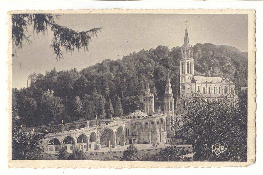Lourdes CPA La basilique