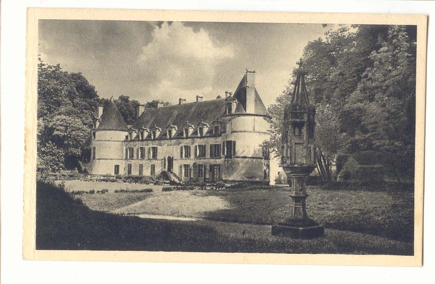 Chateau de Bussy Rabutin CPA Facade sur les jardins