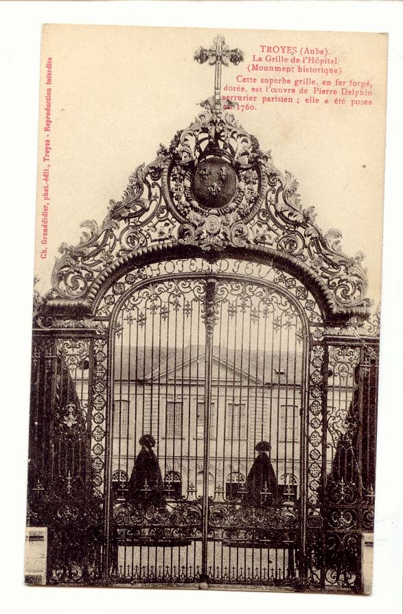 Troyes CPA La grille de l'hopital 
