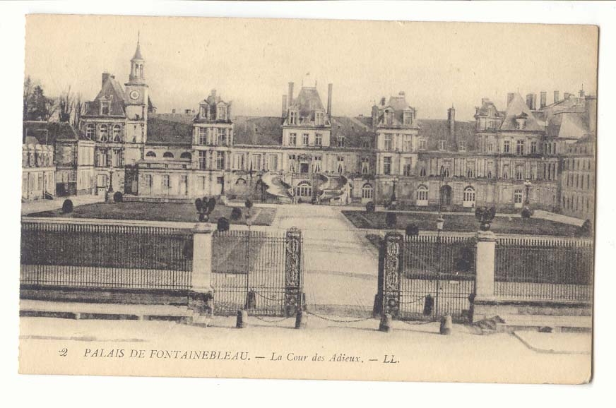 Palais de Fontainebleau CPA La cour des adieux