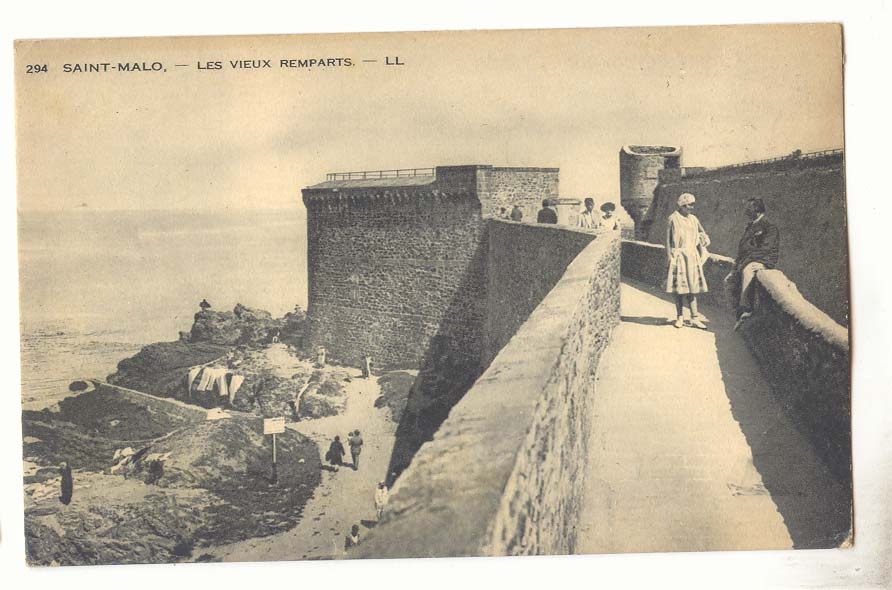 Saint Malo CPA Les vieux remparts