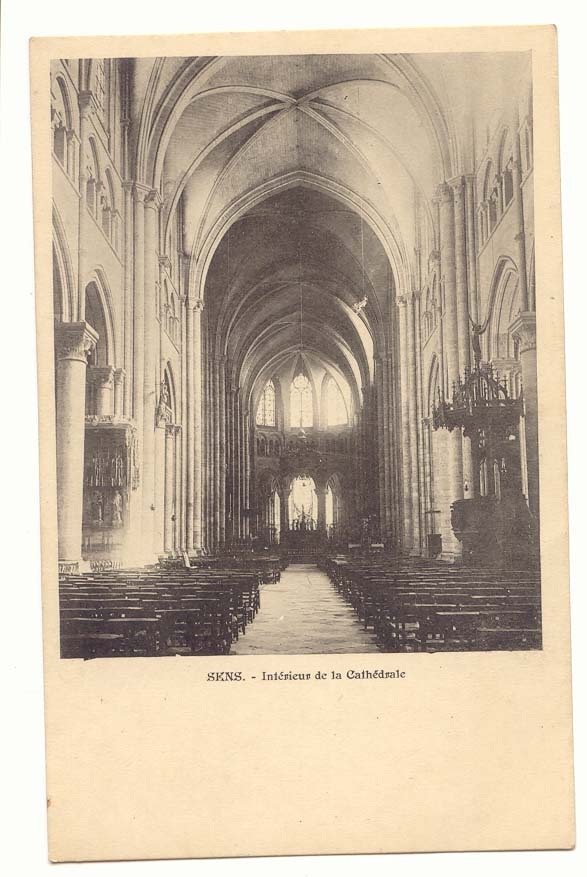 Sens CPA Interieur de la cathedrale
