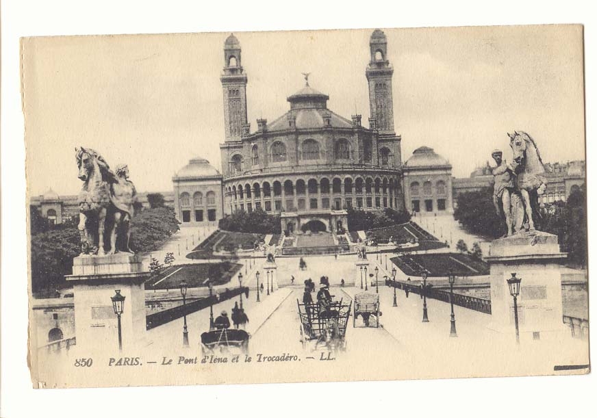 Paris (7eme) CPA Le Trocadero