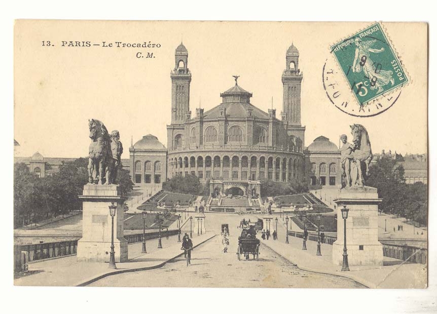Paris (7eme) CPA Le Trocadero