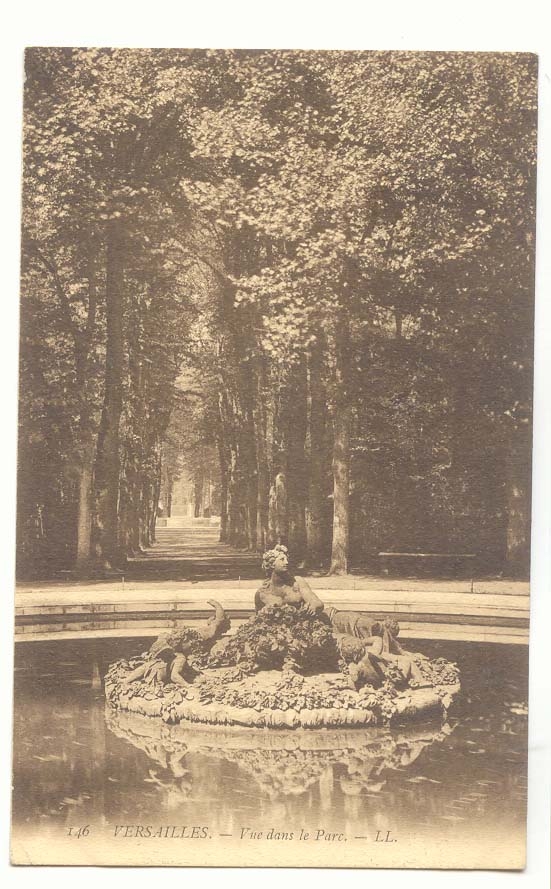Versailles CPA Vue dans le parc