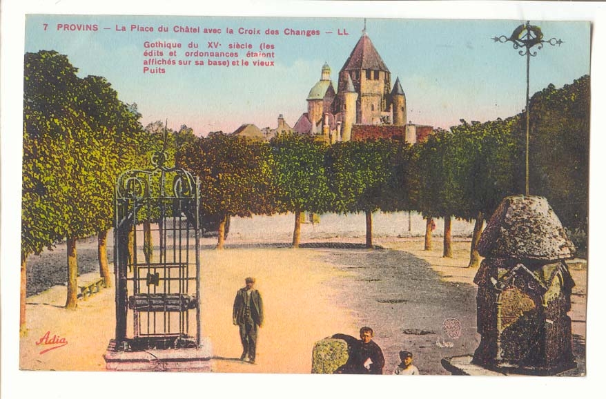 Provins CPA La place du Chatel avec la croix des Changes