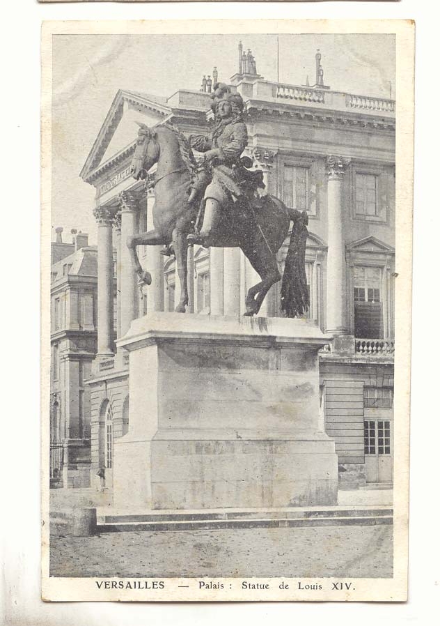 Versailles CPA Palais : statue de Louis XIV