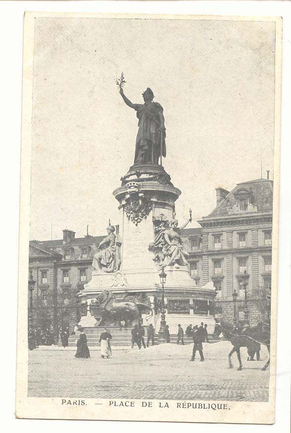 Paris (3eme) CPA Place de la Republique