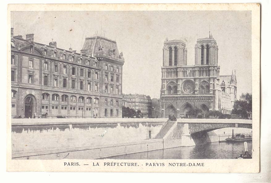 Paris (4eme) CPA La Prefecture Parvis Notre DAme