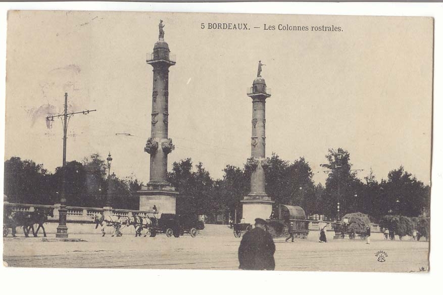 Bordeaux CPA Les colonne rostrales