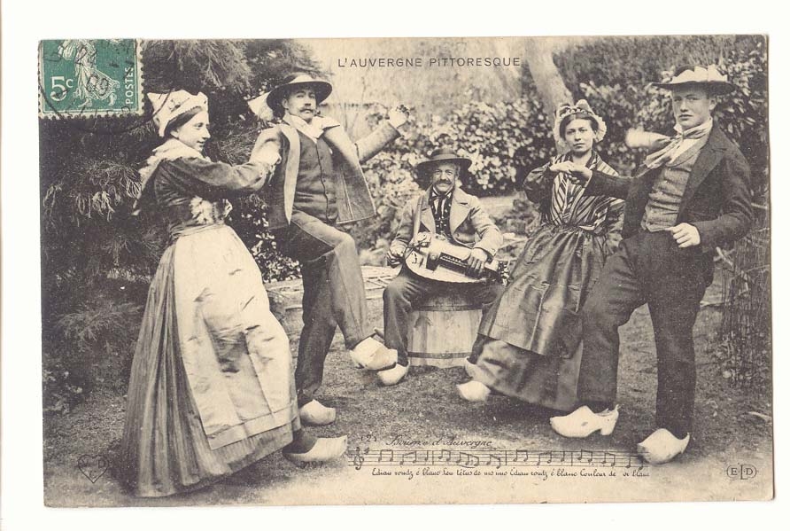 L'auvergne pittoresque CPA La bouree
