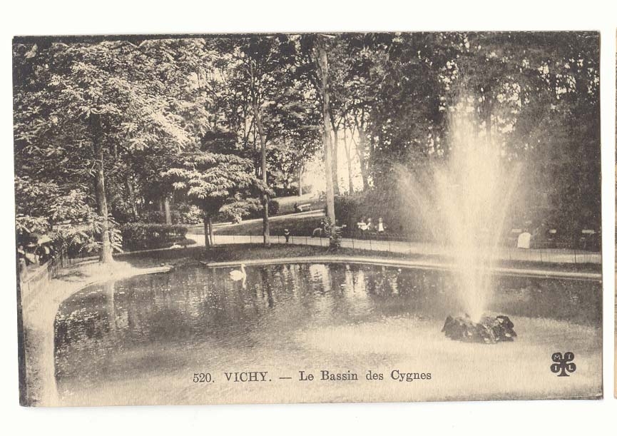 Vichy CPA Le bassin des cygnes