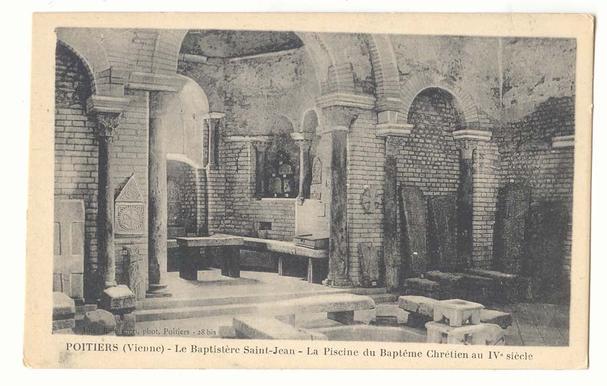 Poitiers CPA Le Baptistere Saint Jean La piscine du bapteme chretien au 4eme