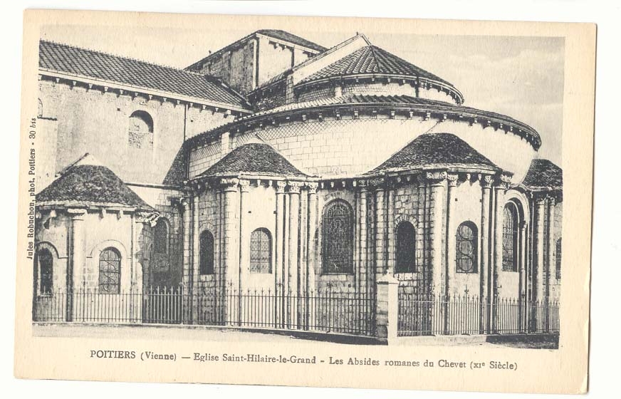Poitiers CPA Eglise Saint Hilaire le Grand Les absides romanes du Chevet (11eme)