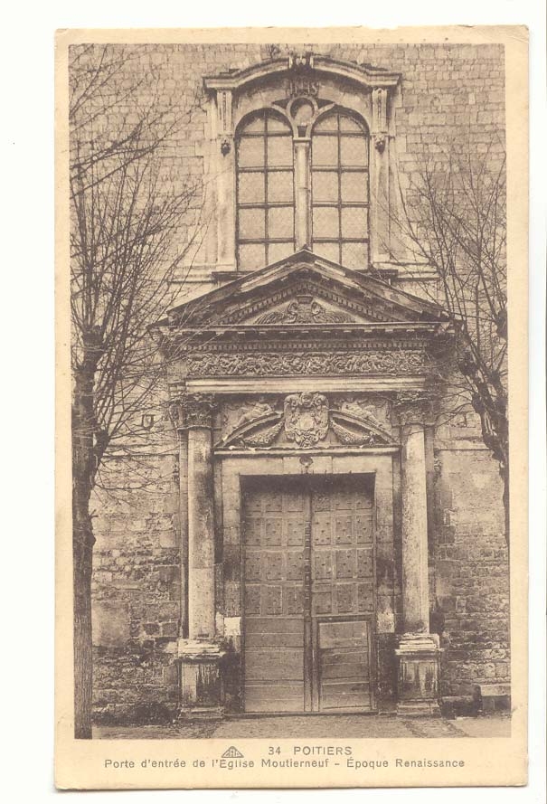 Poitiers CPA Porte d'entree de l'eglise Moutlerneuf Epoque Reniassance