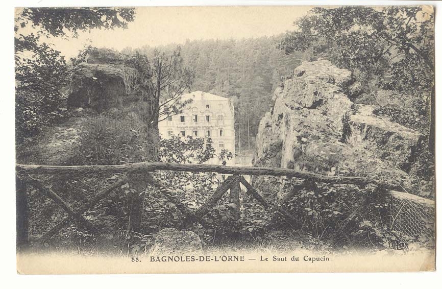 Bagnoles de l'orne CPA Le saut du capucin