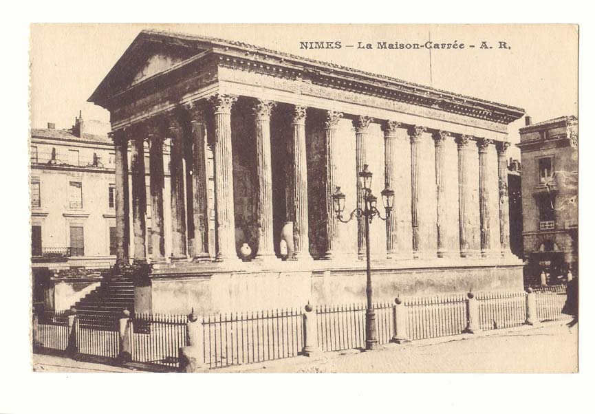 Nimes CPM La maison carree