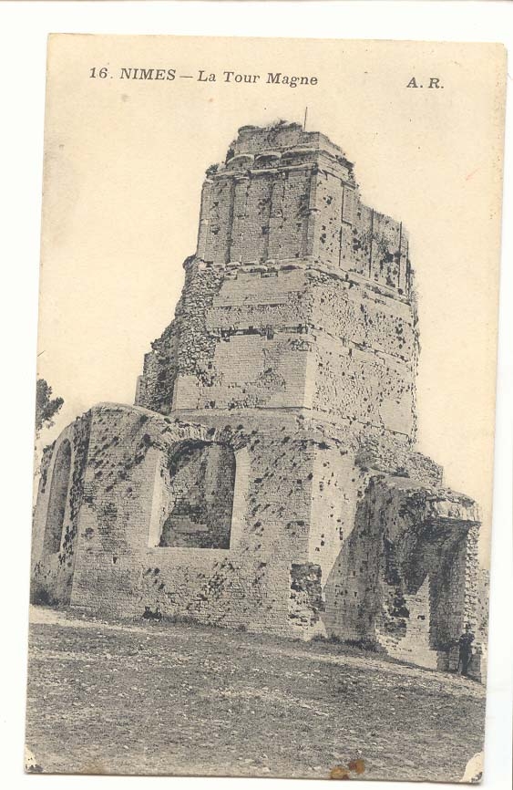 Nimes CPA La Tour Magne