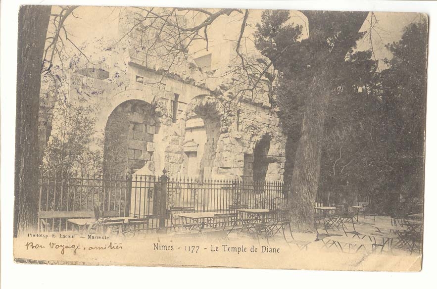 Nimes CPA Le temple de diane