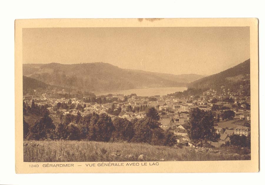 Gerardmer CPA Vue generale avec le lac