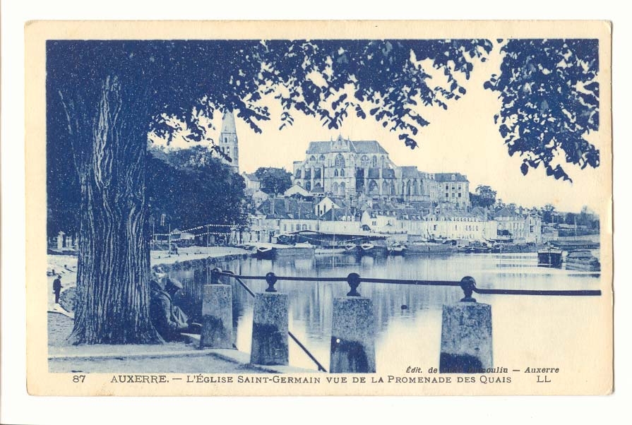 Auxerre CPA L'eglise Saint Germain vue de la promenade des quais
