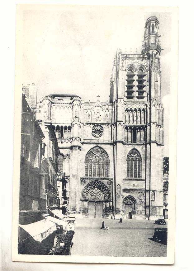 Sens CPA La cathedrale la facade