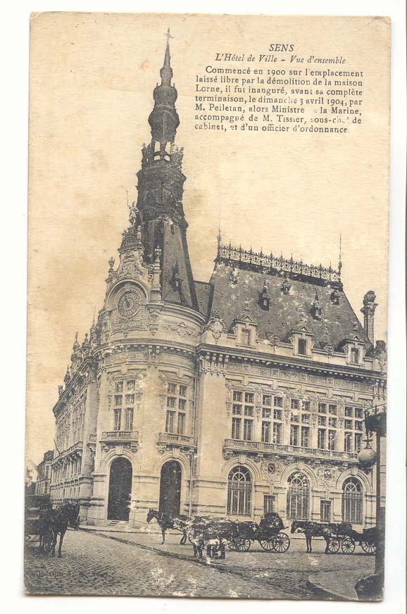 Sens CPA L'hotel de ville Vue d'ensemble