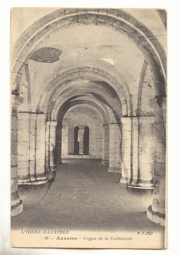 Auxerre CPA Crypte de la cathedrale