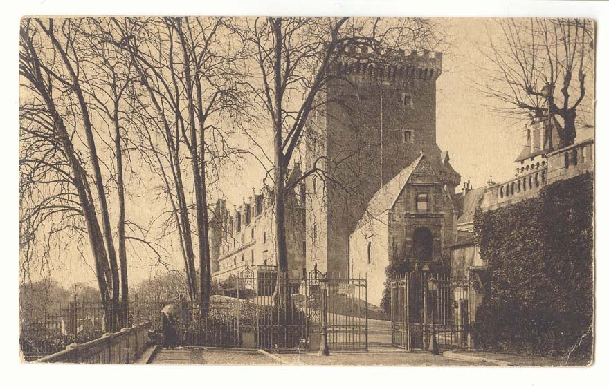 Pau CPA Le chateau vu du boulevard des Pyrenees