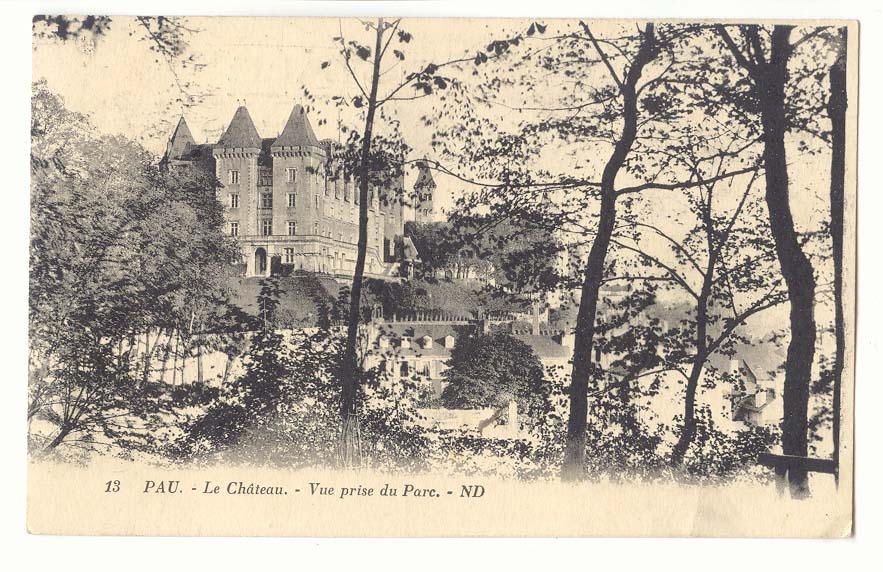 Pau CPA Le chateau Vue prise du parc