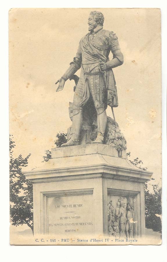 Pau CPA Statue d'Henri IV Place Royale