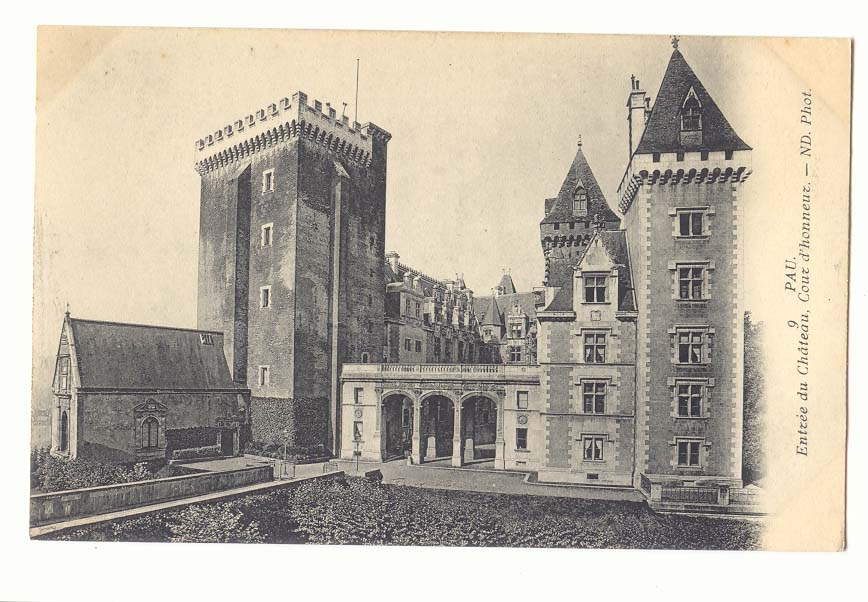 Pau CPA Le chateau Henri IV Donjon Facade et entree