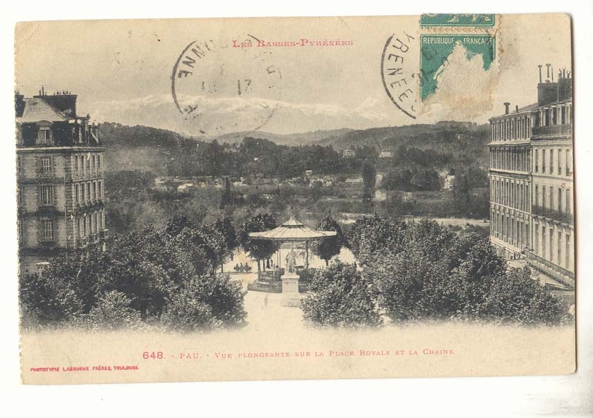 Pau CPA vue plongeante sur la place Royale et la Chaine
