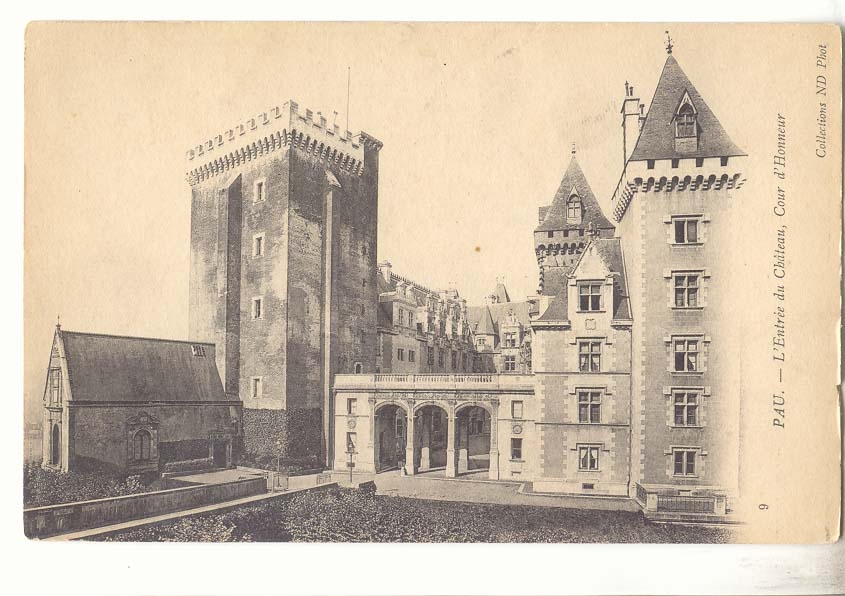 Pau CPA L'entree du chateau Cour d'honneur