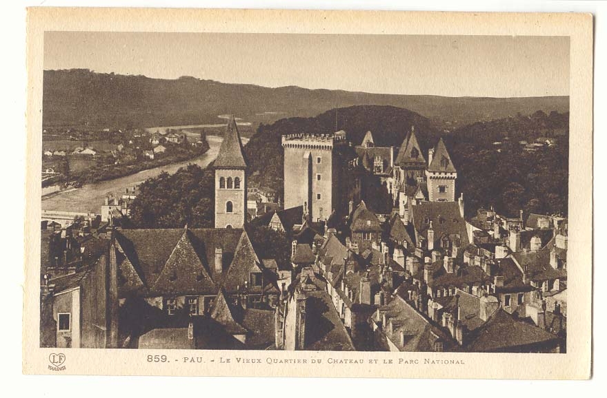 Pau CPA Le vieux quartier du chateau et le aprc national