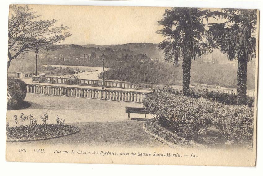 Pau CPA Vue sur la chaine des Pyrenees prise du square Saint Martin