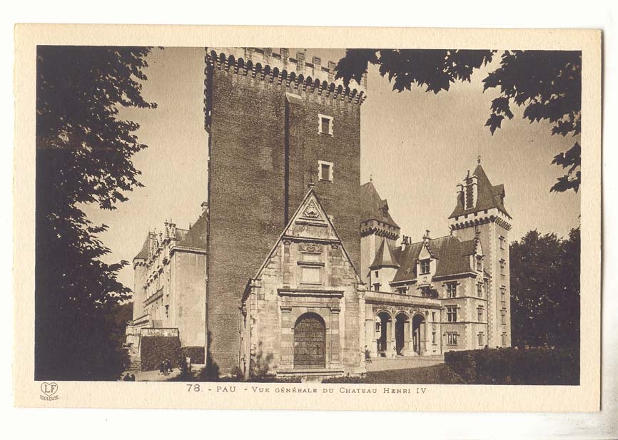 Pau CPA Vue generale du chateau Henri IV