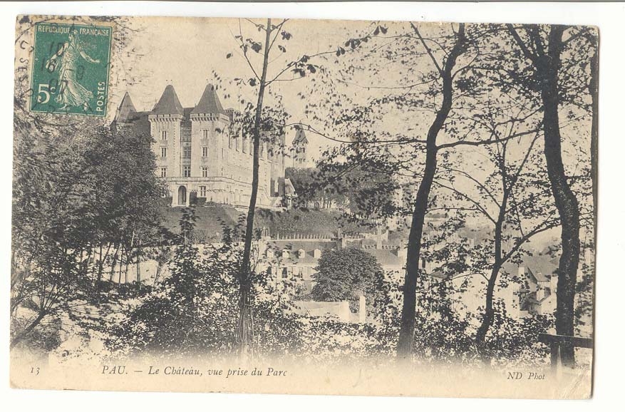Pau CPA Le chateau vue prise du parc