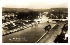 CPA Soissons l'Aisne et les Jardins 