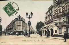 CPA Vichy Place Victor Hugo et Rue de Nimes 