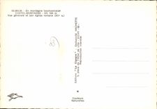 CPA En montagne bourbonnaise Chatel montagne Vue generale et son eglise romane