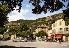 CPA Annot Alpes de Haute Provence Le centre du Village 