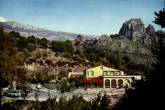 CPA A l'Entree des Gorges du Verdon Auberge du Point Sublime 