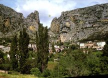 CPA Le Grand Canon du Verdon Moustiers Sainte Marie B A vue generale et la Chaine 