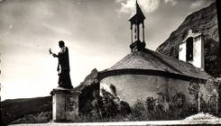 CPA Route des Grandes Alpes Saint Bonnet en Champsaur Station Estivale Chapelle de Beauvert 