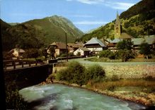 CPA Sites et Paysages de France Vallouise Hautes Alpes Vue generale et le Gyr Dans le fond Pointe de