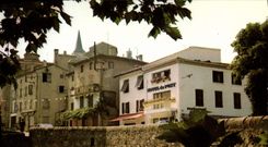 CPA Satillieu Ardeche Vue sur la Grande Rue et l'Eglise 
