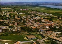 CPA Charmes sur Rhone Ardeche Vue generale aerienne et la vallee du Rhone 