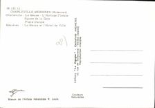 CPA Charleville Mezieres Ardennes Charleville La Meuse Mezieres La Meuse et l'Hotel de Ville 