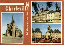 CPA Charleville Mezieres Ardennes Eglise St Lie Place Ducale L'Hotel de Ville 